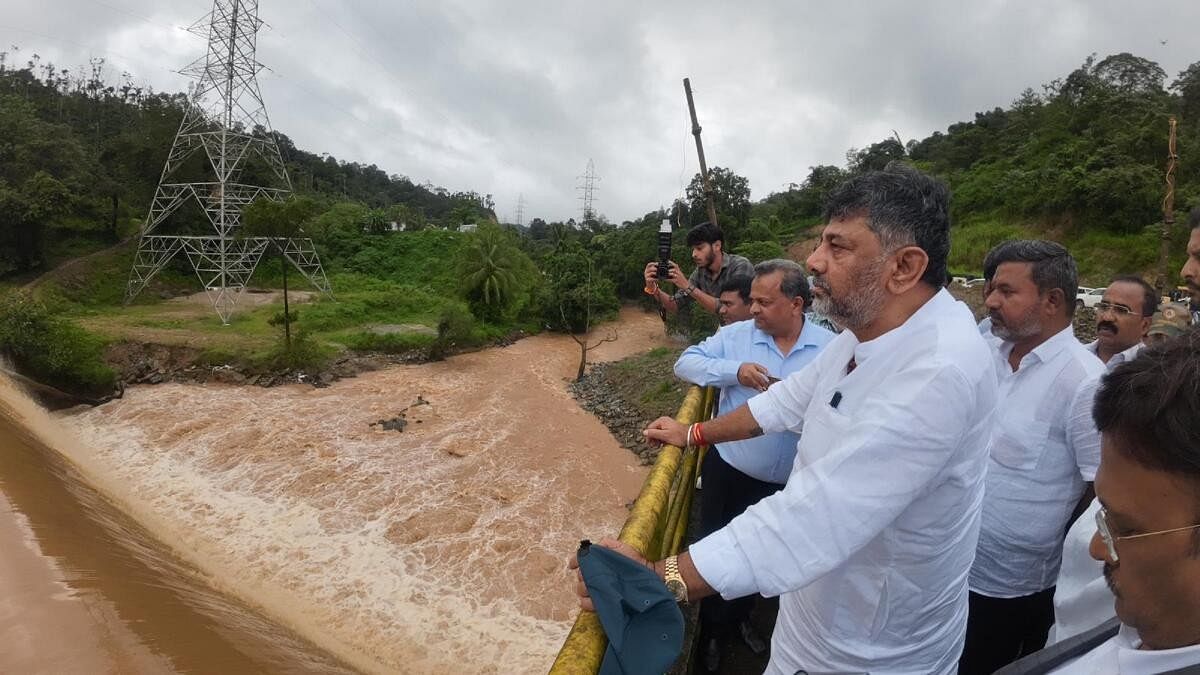 <div class="paragraphs"><p>Deputy Chief Minister D K Shivakumar inspects the trial run of Yettinahole project, in Sakleshpur taluk, Hassan district, on Wednesday.</p></div>